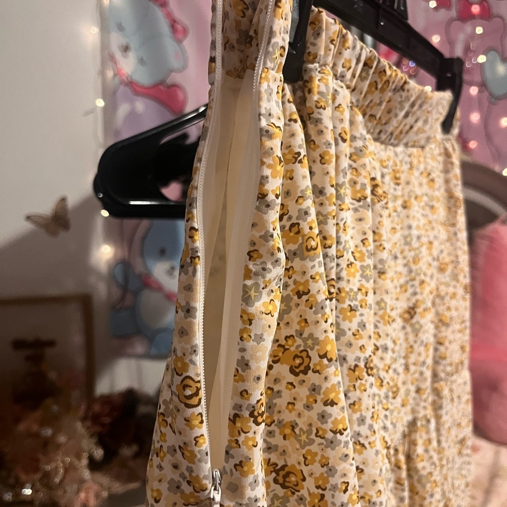 Dazy Yellow Floral High Waist Tiered Maxi Skirt Women's XL - Picture 2 of 3